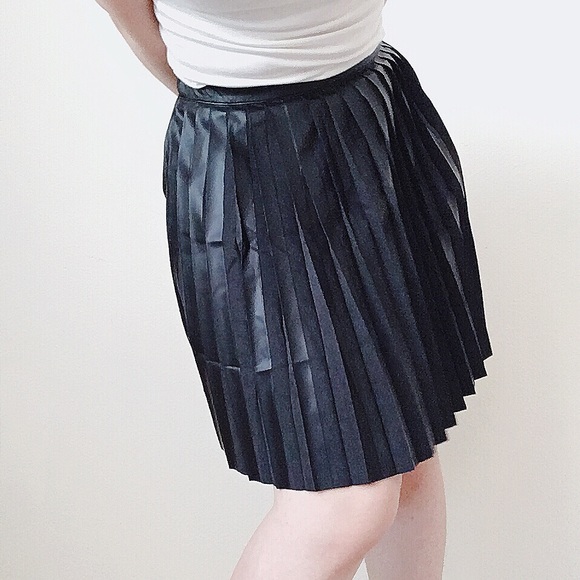 SmilingBear Dresses & Skirts - NWT Black Faux Leather pleated skirt